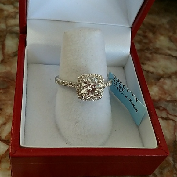 Jewelry - Gorgeous sterling 14k white gold engagement ring